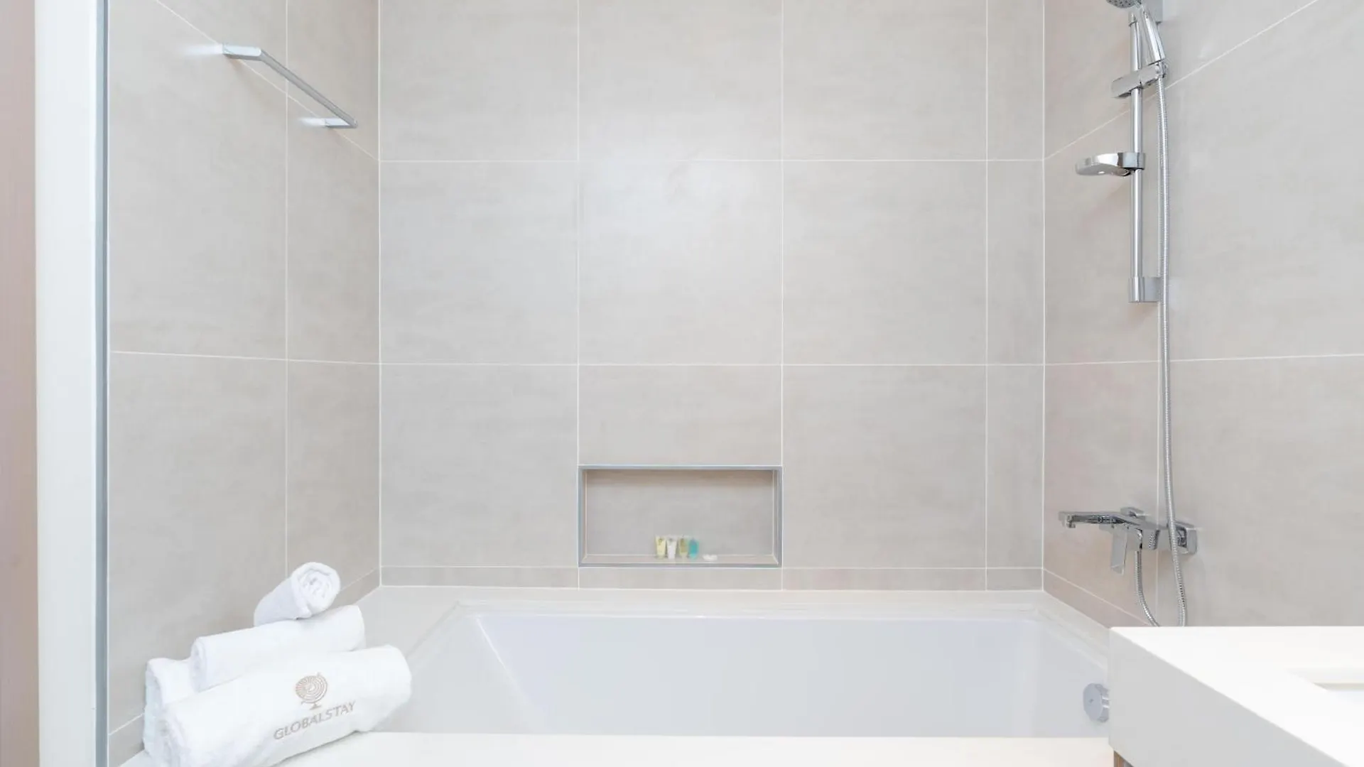 Globalstay Creek Edge Tower Elegant Apartments Dubai